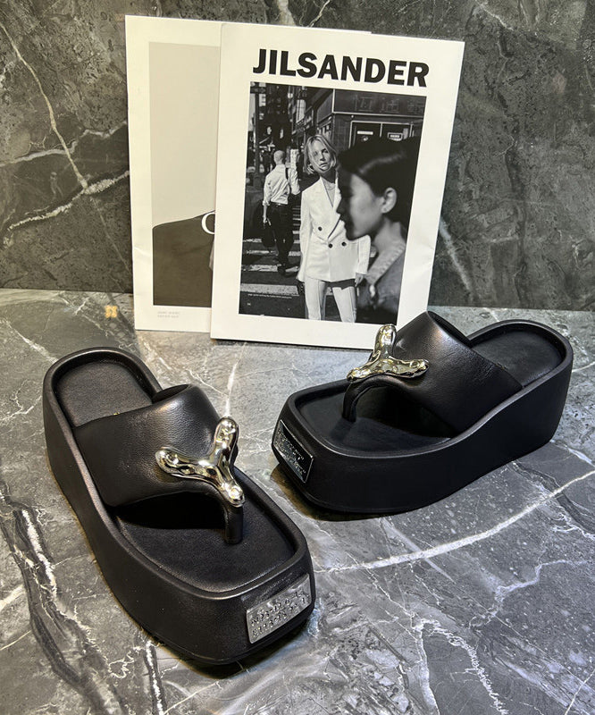 2025 New Fashion Versatile Black Platform Flip Flops