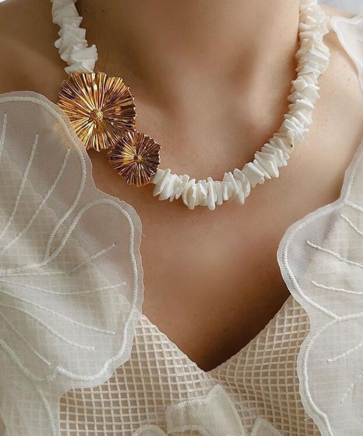Boho White Alloy Asymmetrical Shell Wrinkled Gratuated Bead Necklace
