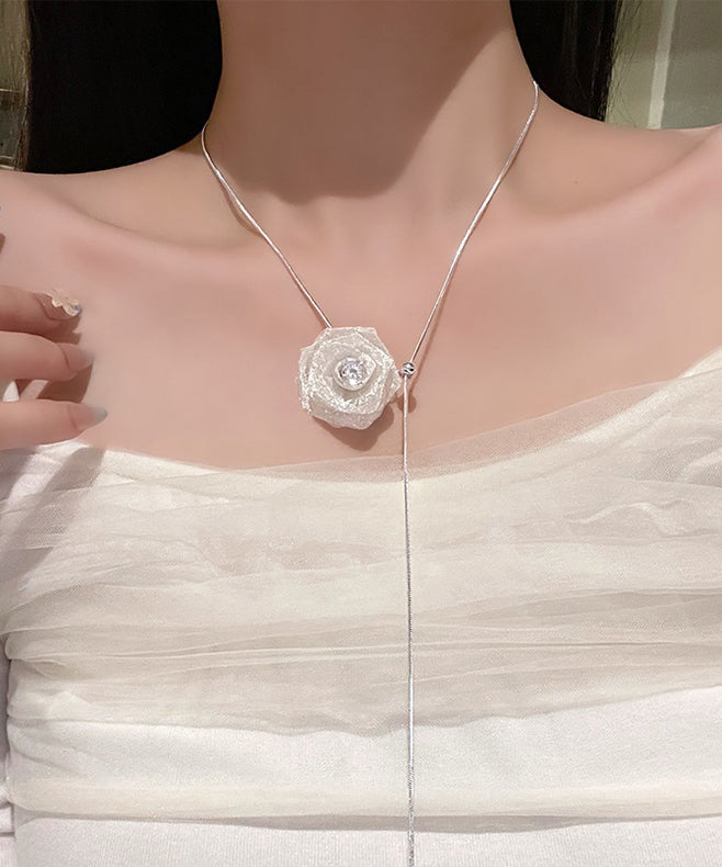 Elegant White Alloy Floral Pull-Out Pendant Necklace