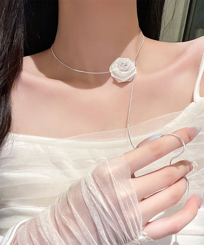 Elegant White Alloy Floral Pull-Out Pendant Necklace