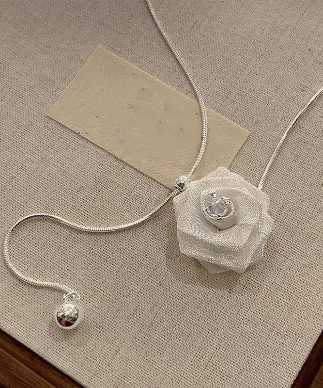 Elegant White Alloy Floral Pull-Out Pendant Necklace