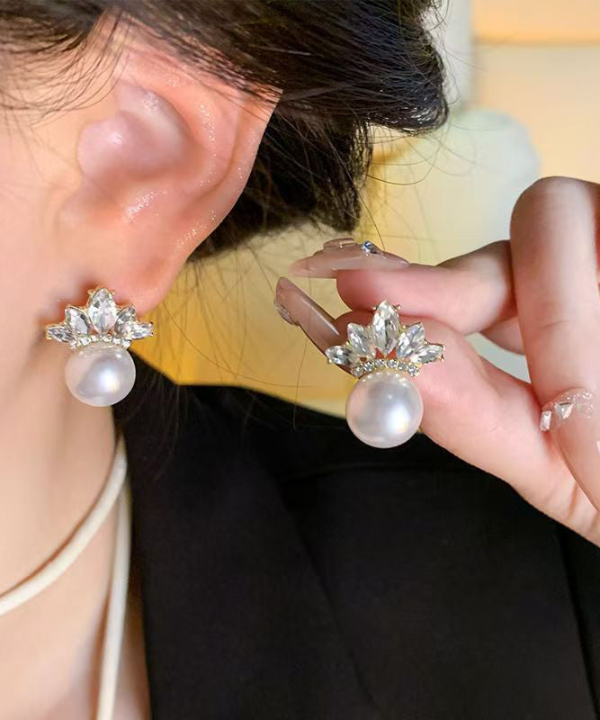 Fashion Gold Copper Alloy Zircon Leaf Pearl Stud Earrings