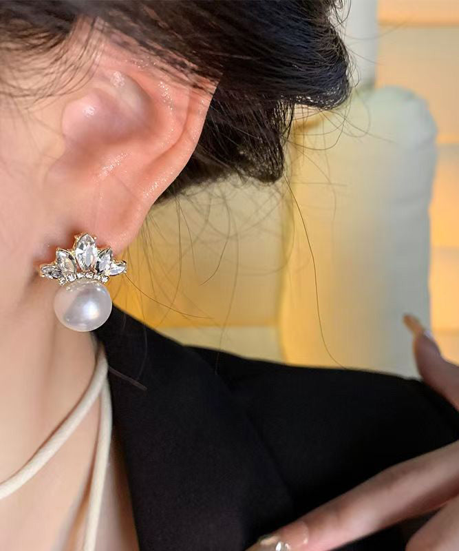 Fashion Gold Copper Alloy Zircon Leaf Pearl Stud Earrings
