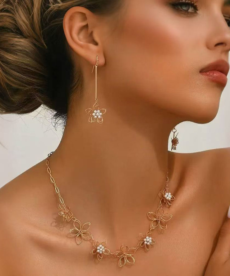 Fine Gold Metal Alloy Floral Hollow Out Lariat Necklace And Drop Earrings Two-Piece Set