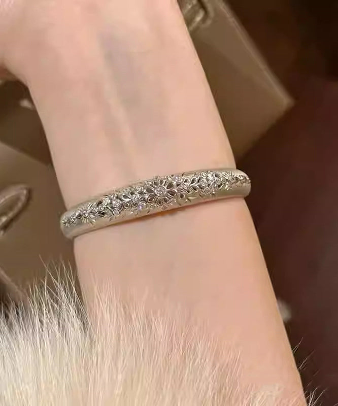 Fine Silk Sterling Silver Zircon Hollow Out Pattern Cuff