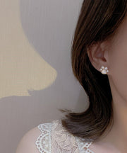 Modern White Copper Alloy Pearl Shell Cat's Paw Stud Earrings