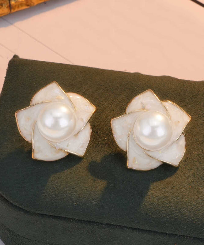 Modern White Copper Overgild Pearl Stud Earrings