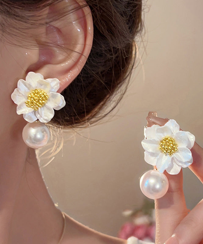 Original Design White Acrylic Alloy Floral Pearl Stud Earrings