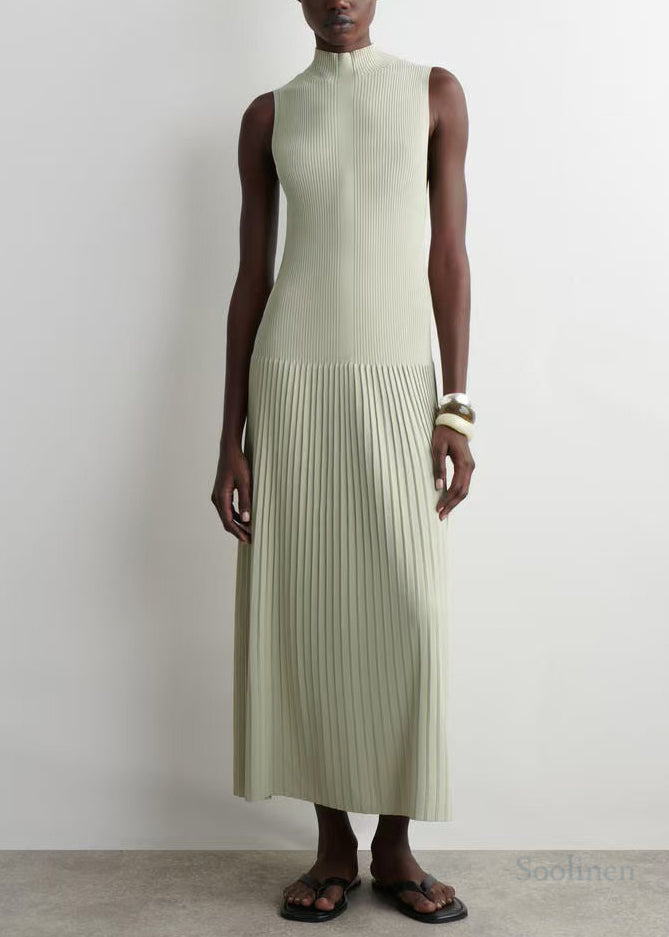 Silm Fit White Stand Collar Knit Pleated Dress Sleeveless
