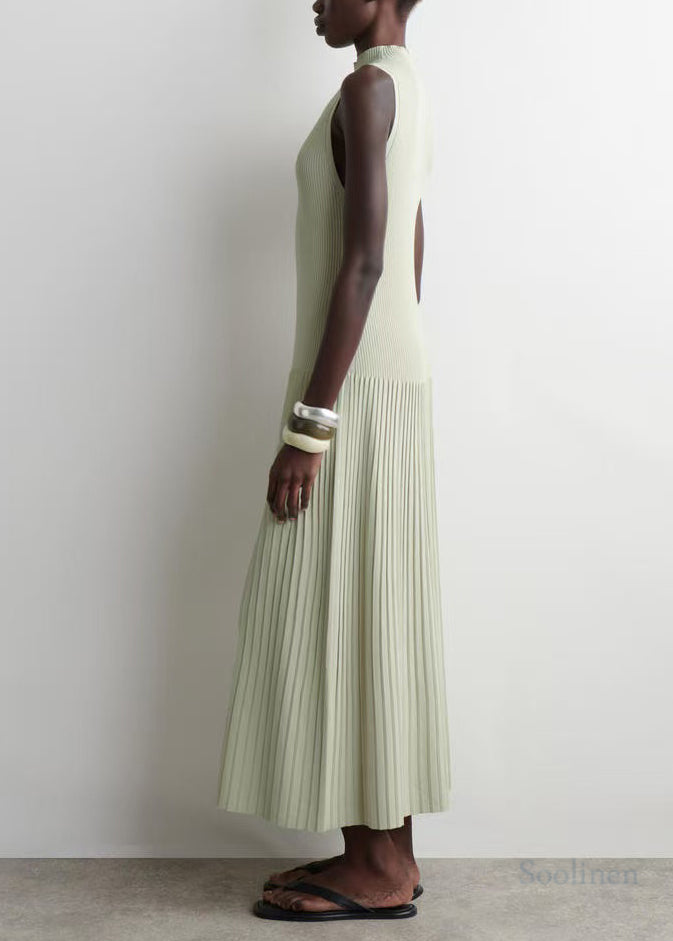Silm Fit White Stand Collar Knit Pleated Dress Sleeveless
