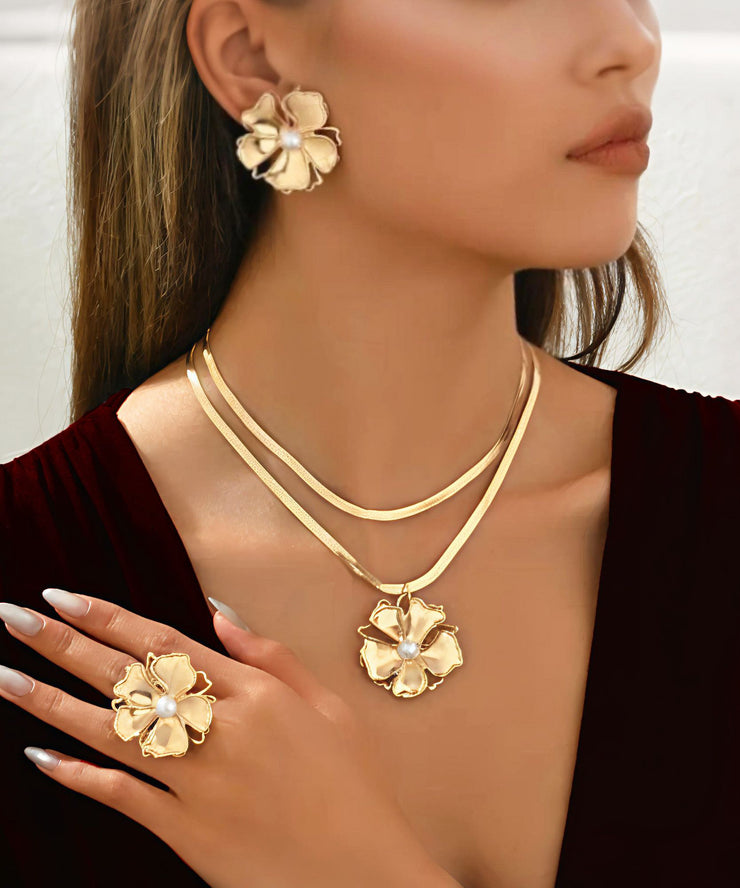 Stylish Gold Copper Overgild Pearl Floral Pendant Necklace, Rings And Stud Earrings Three-Piece Set
