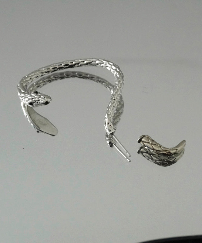 Unique Silk Sterling Silver Serpentin Stud Earrings