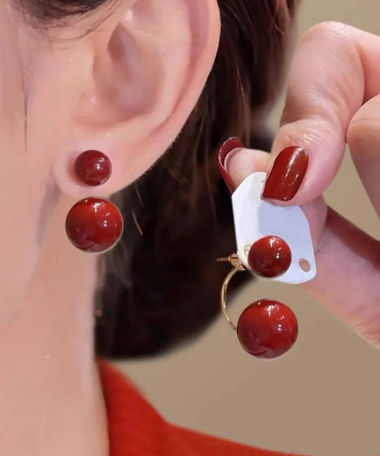 Vogue White Copper Overgild Pearl Stud Earrings