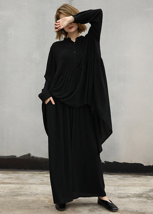 Baggy schwarzes T-Shirt aus natürlicher Baumwolle, zweiteilig. Locker sitzender Stehkragen. Cinched Holiday Tops Baggy Pants