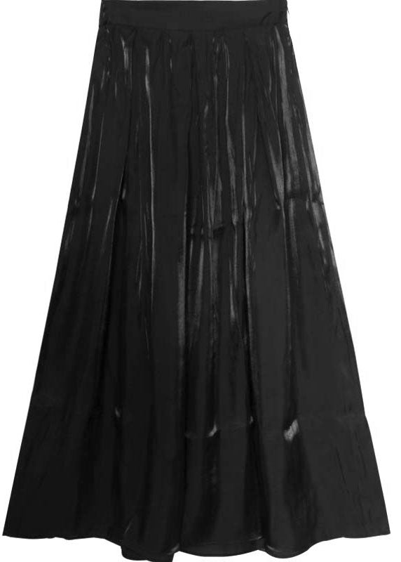 Schöne schwarze, lockere, faltige Sommerhose mit weitem Bein und hoher Taille