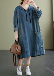Schicke blaue Denim-Kleid mit Kapuze und Kordelzug Frühling