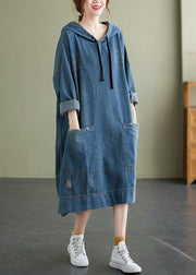 Schicke blaue Denim-Kleid mit Kapuze und Kordelzug Frühling