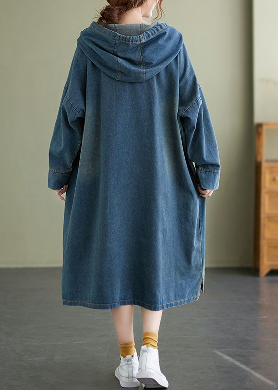Schicke blaue Denim-Kleid mit Kapuze und Kordelzug Frühling