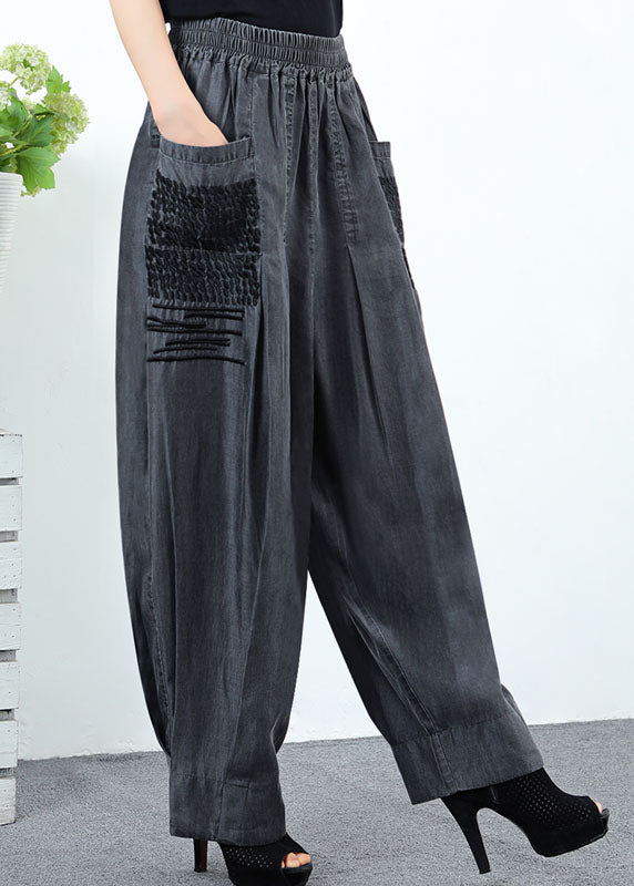 Klassisch schwarz grau Taschen zerknitterte Jeanshose Frühling