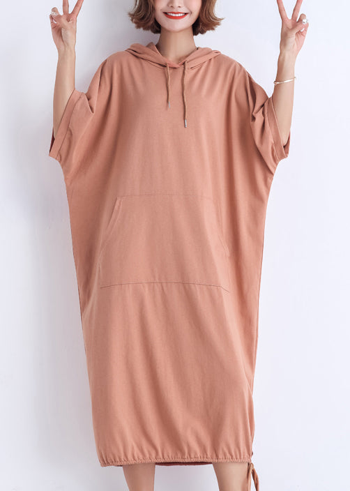Klassisches Baumwoll-Tunika-Oberteil mit halben Ärmeln und Kapuze Lässiger Laufsteg in Nude-Rot Plus Size Kleider Sommer
