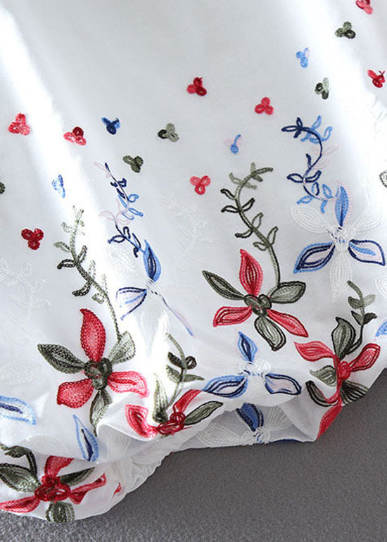 Süße weiße O-Neck bestickte Chiffon-Tops mit Laternenärmeln