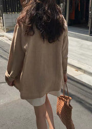 Italienische Khaki Bubikragen Taschen Leinen Mäntel Frühling