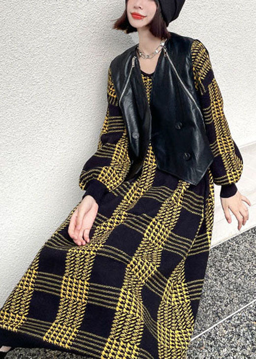 Italienisches gelbes kariertes Herbst-Strickkleid mit V-Ausschnitt