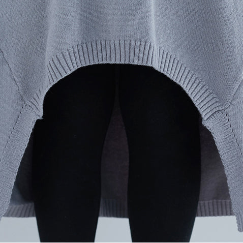 Gestrickter asymmetrischer Pullover mit O-Ausschnitt-Outfit Upcycle graues Fuzzy-Strickoberteil