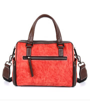 Tote Handtasche aus Kalbsleder mit Retro-Prägung in Rot