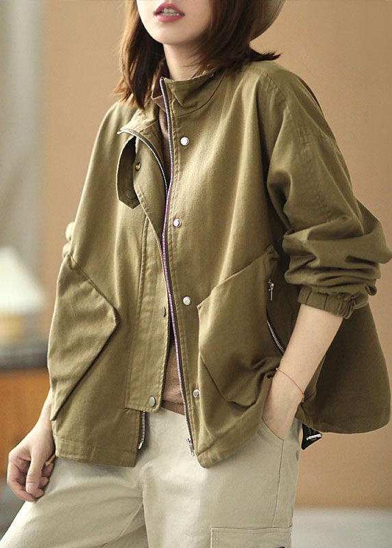 Einfache Khaki Stehkragen Taschen mit Reißverschluss Knopf Herbstjacke Langarm