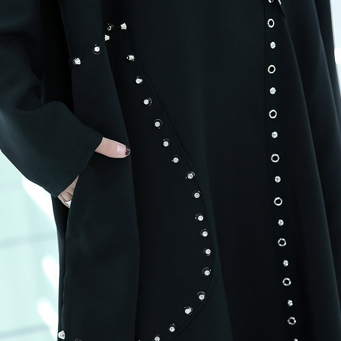 feines schwarzes Kleid in Midi-Länge, übergroß, reisendes, asymmetrisches Design, Boutique-Herbstkleid mit O-Ausschnitt